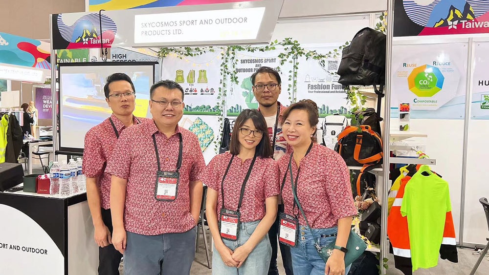 AN EXCELLENT SALES TEAM-1